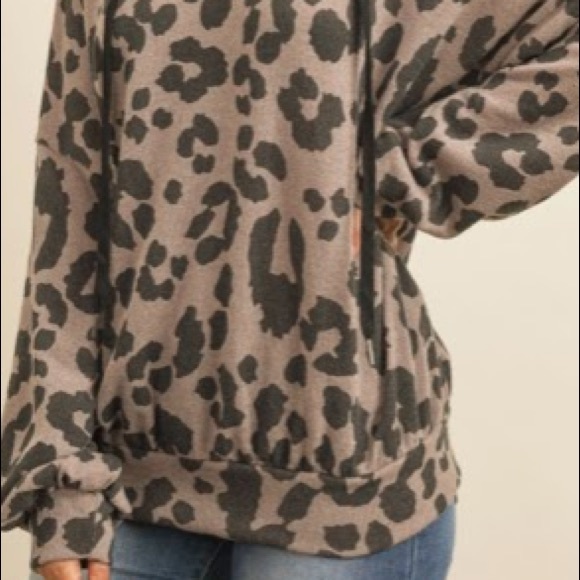 Hooded, Animal Print Pullover Style Top - Picture 9 of 9